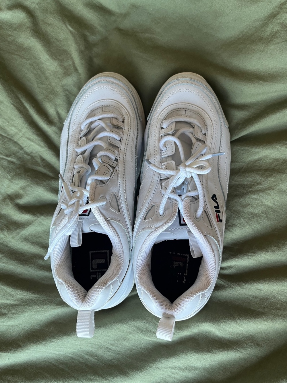 Women’s Size 9 White Fila Disarray Sneakers
